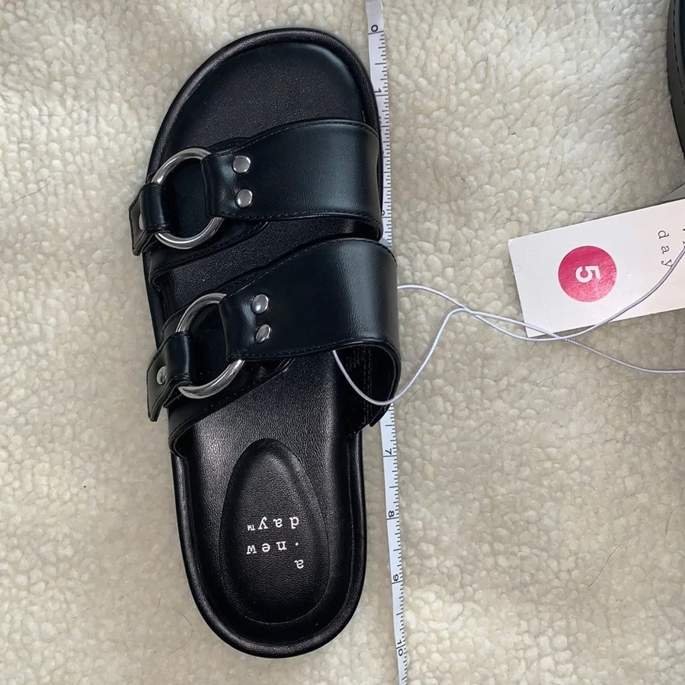 A. new day Black/Haisley platform sandals, with memory foam Size 5